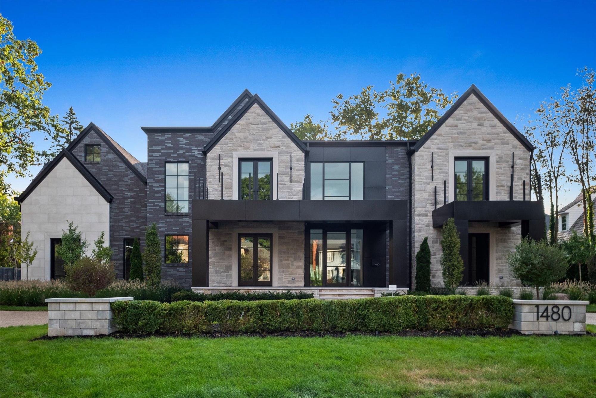 Custom estate exterior, Birmingham Michigan